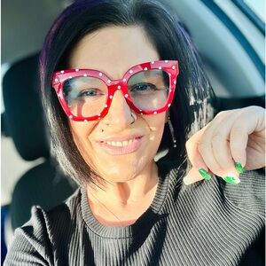 Meet your Posher, Tina